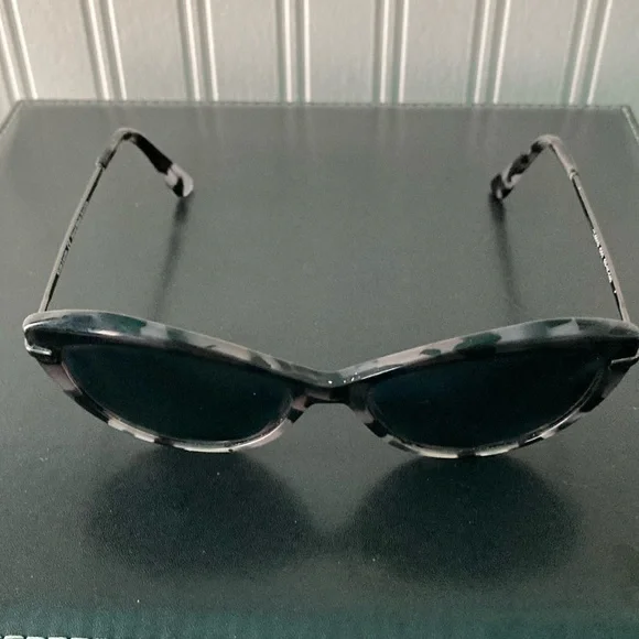 Sunglasses - Picture 1 of 4